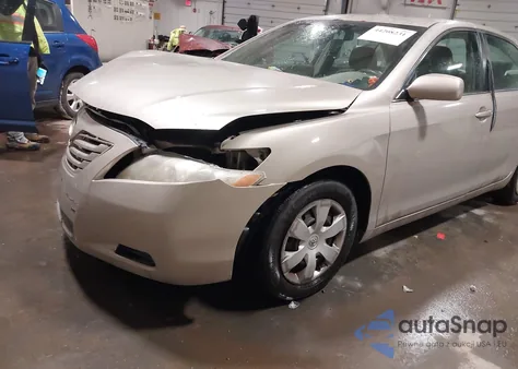 2007 Toyota Camry Le z USA, uszkodzony, nr VIN 4T4BE46K87R001542